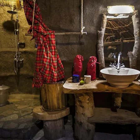 Original Maasai Lodge - Africa Amini Life Engare Nanyuki Exterior photo